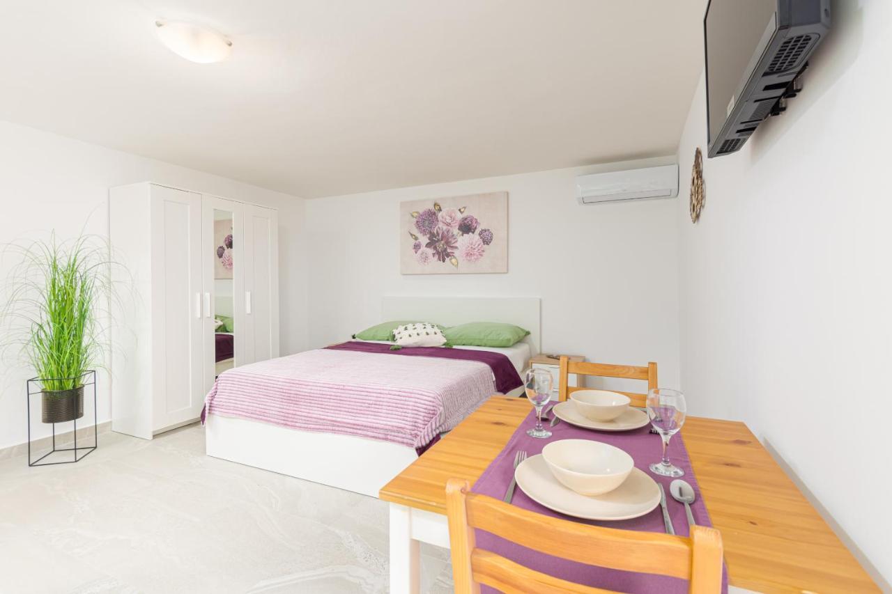 Studio Apartment Mali Medulin Eksteriør bilde