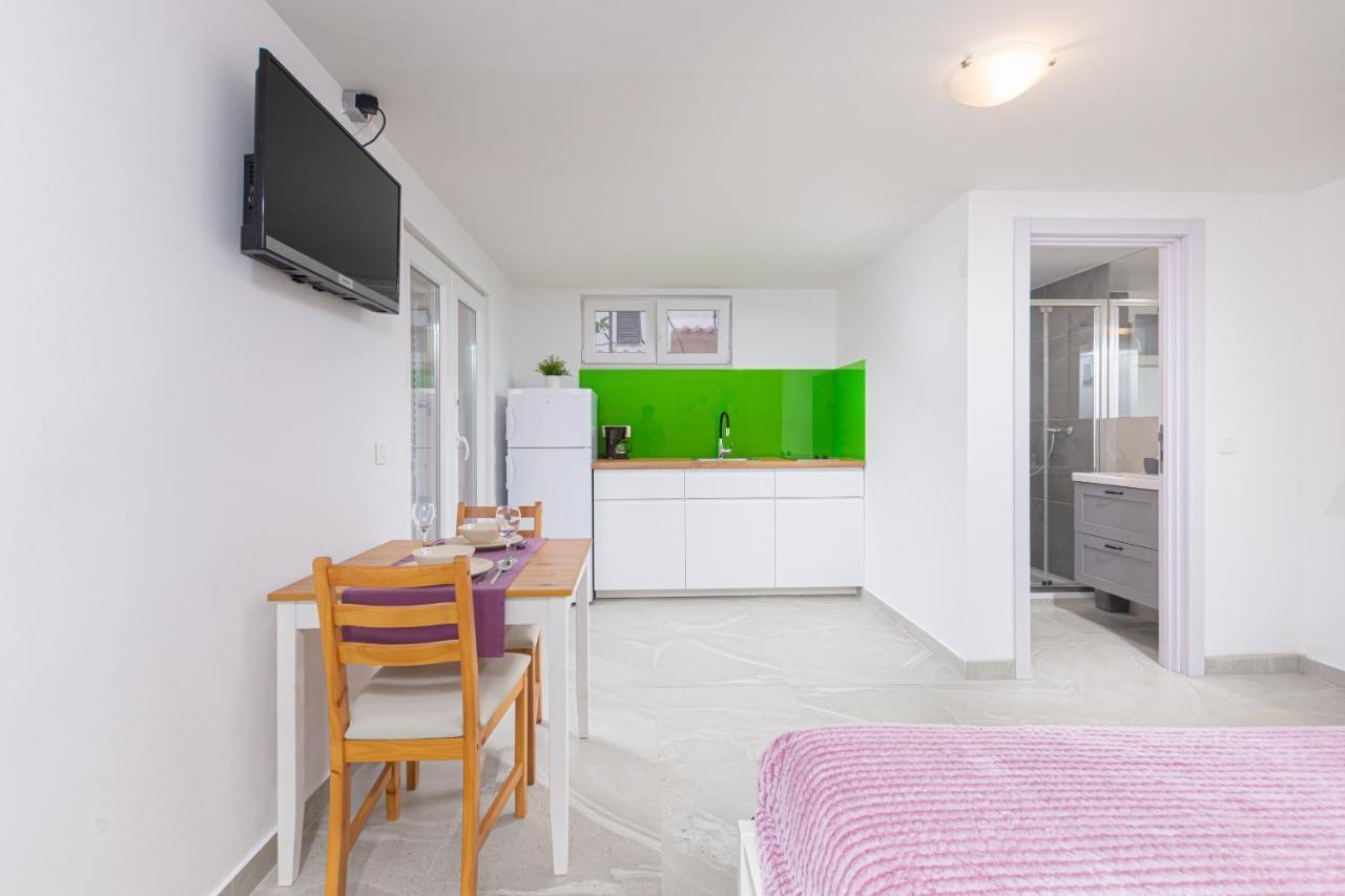 Studio Apartment Mali Medulin Eksteriør bilde